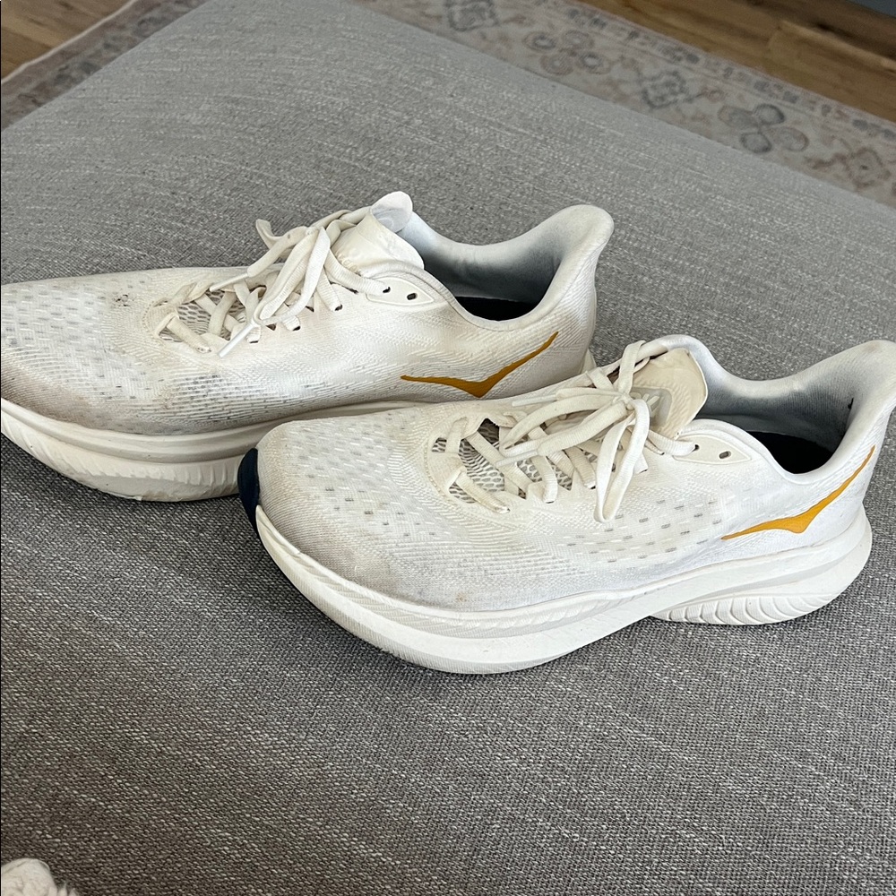 HOKA Men's MACH 6 White Cream Athletic Running Shoes size 11.5